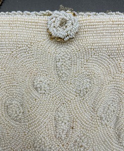 lot 132 image: Vintage Delill Handbags of France Beaded Handbag