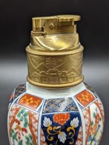 lot 26 image: Royal Takahashi Porcelain Table Lighter