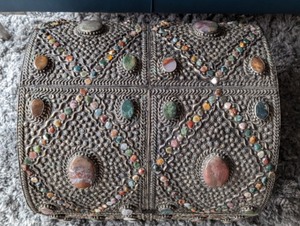 lot 27 image: Large Stone Inlaid Chest
