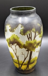 lot 41 image: Scenic Cameo Glass Vase