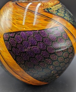 lot 42 image: Lazer Art Glass Bowl