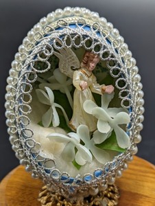lot 51 image: Pair of Vintage Egg Dioramas