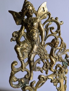 lot 56 image: Ornate Vintage Easel Stand with Figurines