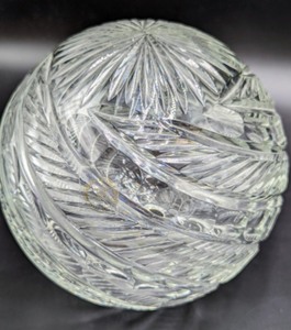 lot 75 image: Decorative Cut Crystal Balls