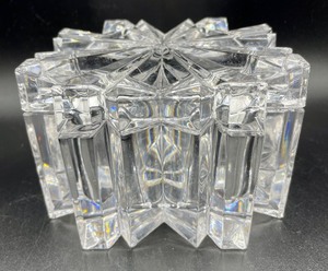 lot 175 image: Decorative Crystal Box