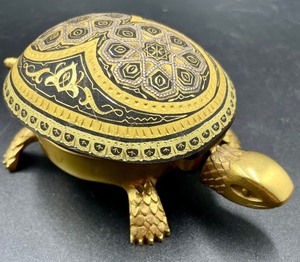 lot 233 image: Vintage Brass BOJ Eibar Turtle Hotel Bell