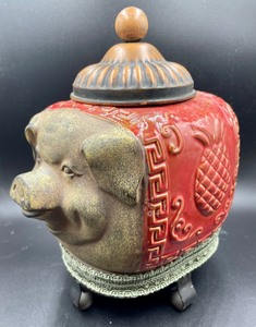 lot 222 image: Swine Themed Covered Vessel