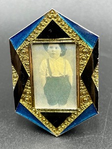 lot 226 image: Small Decorative Frames