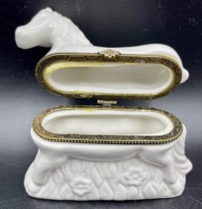 lot 193 image: Horse Themed Trinket Box