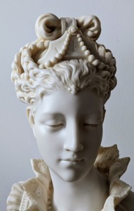lot 89 image: Regal Female Bust