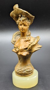 lot 94 image: Small Victorian Woman Figurine Bust on Marble Base
