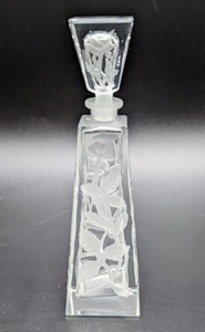 lot 98 image: Etched Rose Design Perfume Bottle