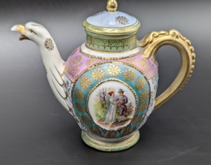 lot 273 image: Marmorzellan Petite Teapot and Sugar Bowl