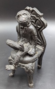 lot 409 image: Cast Iron Seated Animal Bookends