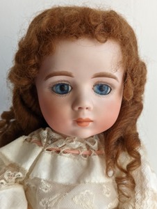 lot 422 image: 1983 Butler Repo Marque Doll