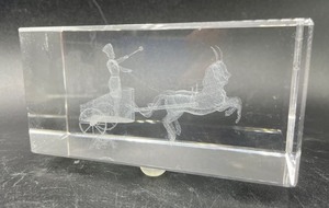 lot 344 image: Holographic Glass Decorative Figurines