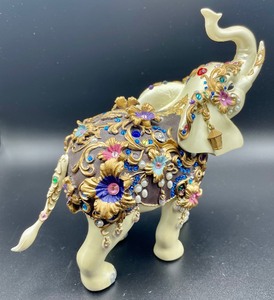 lot 353 image: Elegant Treasures Elephant Figurine by Thomas Kincaid