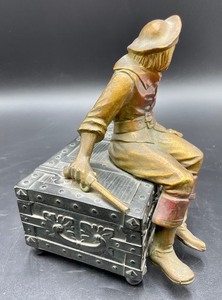 lot 462 image: Cast Iron Pirate Music Box
