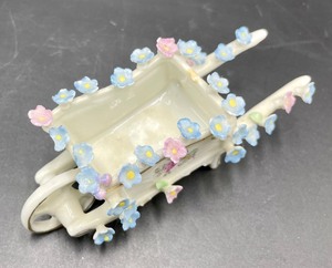 lot 459 image: Porcelain Wheelbarrow Figurine from Germany