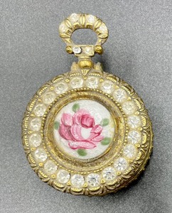 lot 381 image: Fine Trinket Box