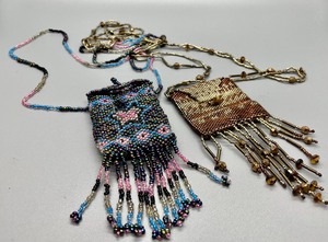 lot 322 image: Beautiful Mini Beaded Purses with Long Straps