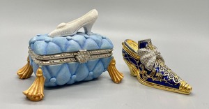 lot 437 image: Charming Shoe Themed Trinket Boxes