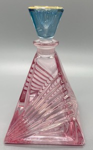 lot 431 image: Vintage Murano Italy Crystal Pyramid Design Perfume Bottle with Stopper.