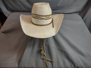 lot 15 image: Ariat Size 7 18 Cowboy Hat