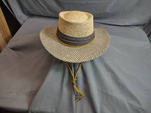 lot 20 image: Wide Brim Sun Hat