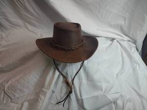 lot 22 image: Genuine Leather Size L Hat