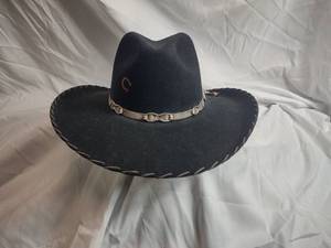 lot 23 image: Charlie Horse XXX Blend Size 7 18 58 Cowboy Hat