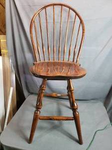 lot 2 image: Bar Stool