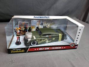 lot 73 image: DC Comics Harley Quinn 1951 Mercury 124