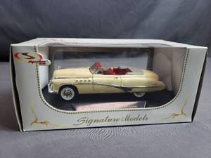 lot 85 image: 1949 Buick Roadmaster by Signature Models