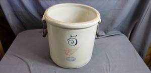 lot 216 image: Red Wing #5 Crock