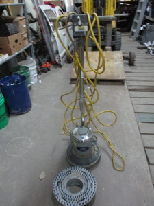 lot 30 image: Shipp Floor Scrubber