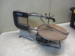 lot 37 image: Delta Scroll Saw