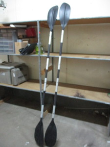 lot 38 image: 2 Kayak Paddles