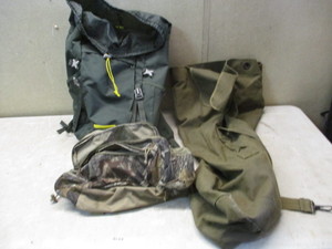 lot 50 image: Bags, Army Duffel, Backpack