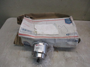 lot 67 image: 8 Red Hound 8000l cans