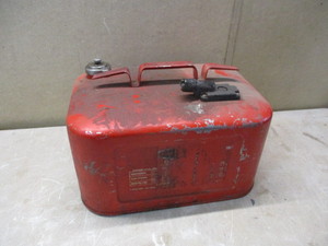 lot 100 image: Boat Gas Tank