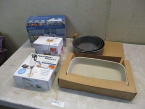 lot 105 image: Kitchen Appliances lot