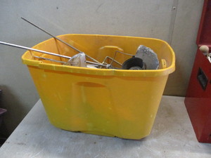 lot 112 image: Tote of Propellors and Parts