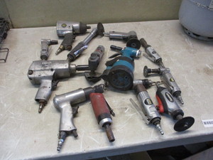 lot 122 image: Huge Lot of Air Tools