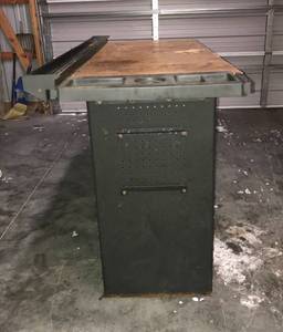 lot 6 image: Craftsman Work Bench