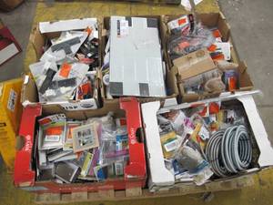 lot 310 image: Pallet of Miscellaneous Unsorted Items from Home Depot