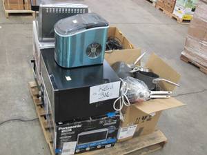 lot 316 image: Pallet of Used and Returned Cookware and Miscellany