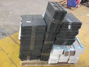 lot 328 image: Roughly 120 Sq Ft (12 Packs) of Costco Multy Slate Deck Tile