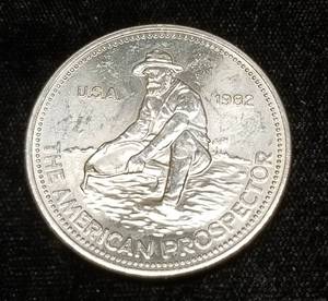 1982 ENGELHARD AMERICAN PROSPECTOR 1 TROY OZ .999 FINE SILVER