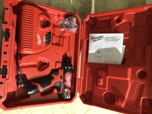 Milwaukee M12 12-Volt Lithium-Ion Cordless 14 in. Hex 2-Speed Screwdriver Kit with Two 1.5 Ah Batteries and Hard Case